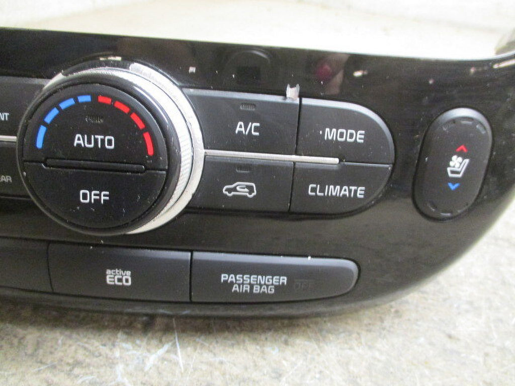 Pre-Owned Kia Soul Automatic Climate AC Heater Temperature Control D8193