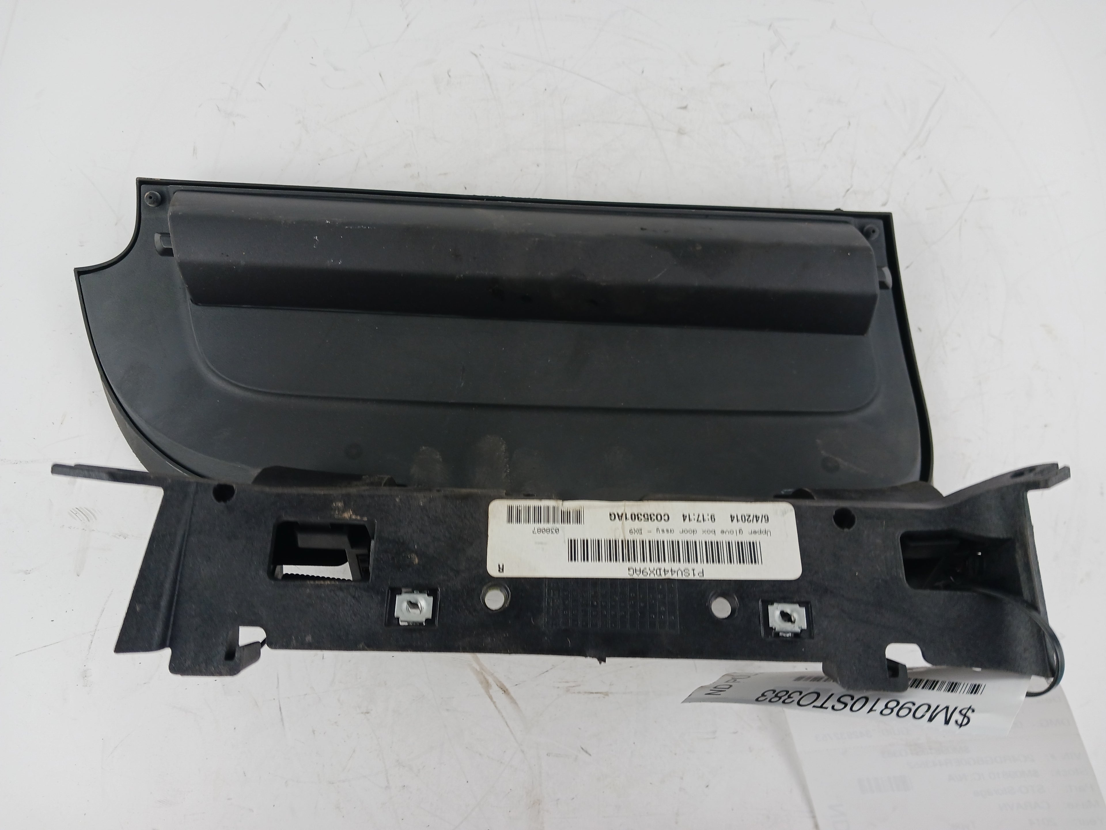 Upper Glove Box Assembly V645