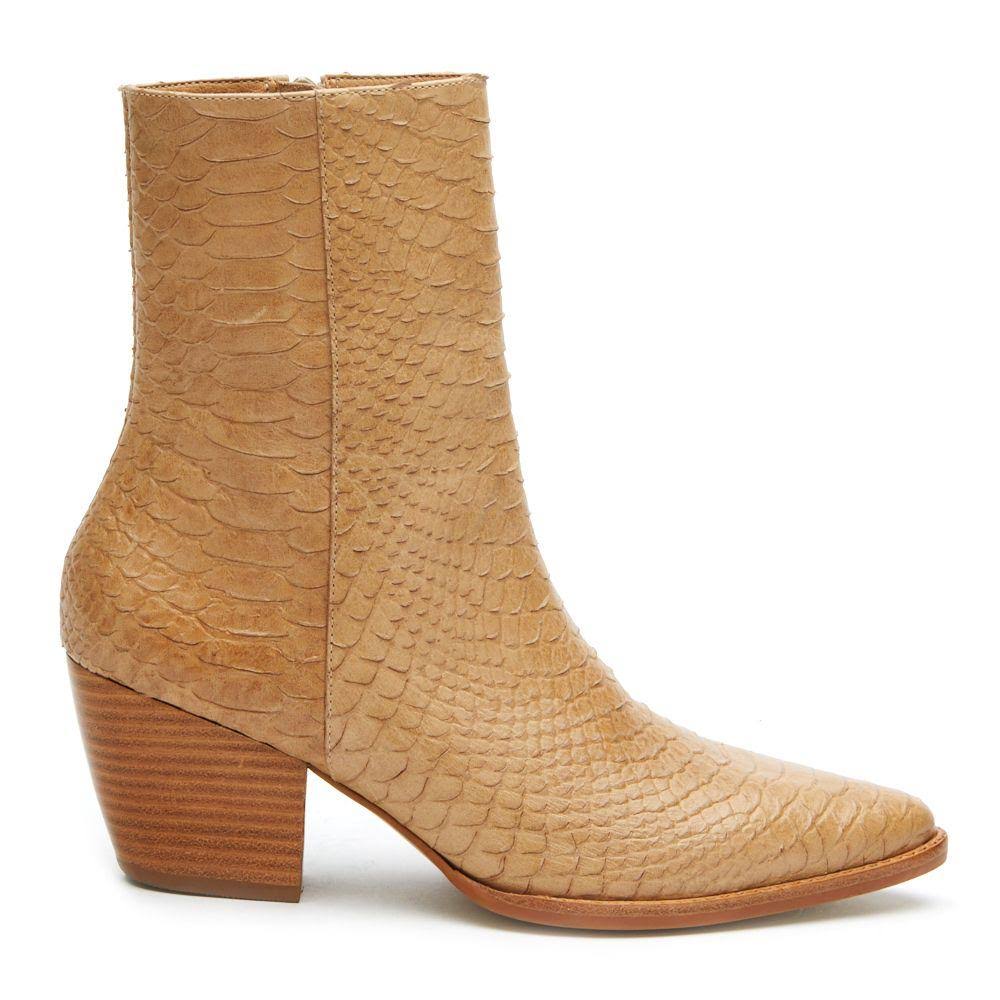 Tan Snake 8 Dresser Y854057