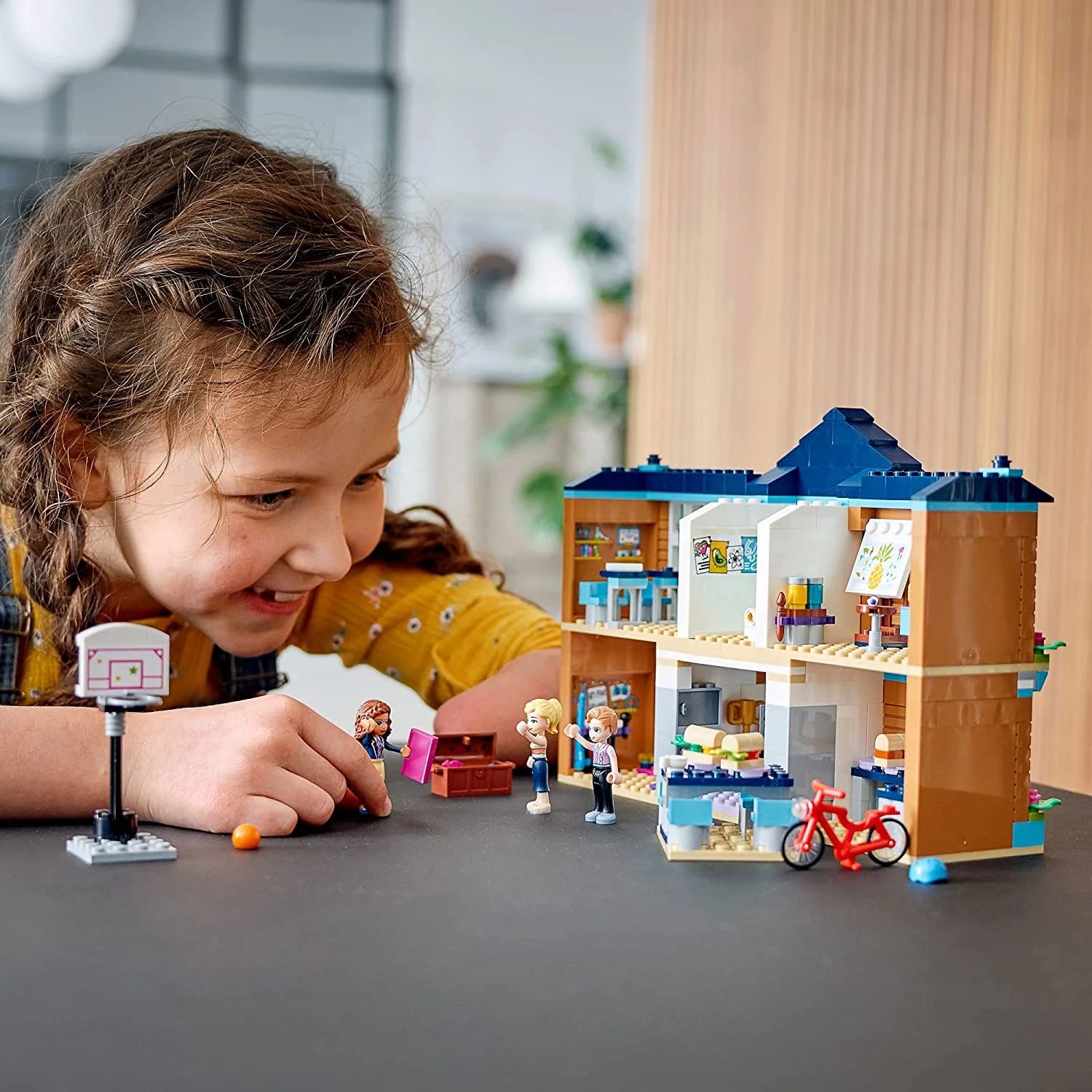 LEGO Friends Building Toy (605 Pieces) Q8092